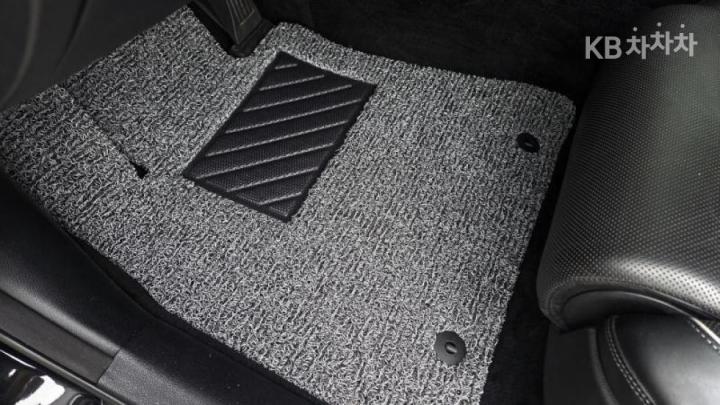 Genesis EQ900 5.0 GDI AWD Prestige 8