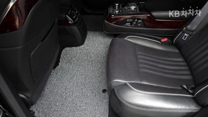 Genesis EQ900 5.0 GDI AWD Prestige 9