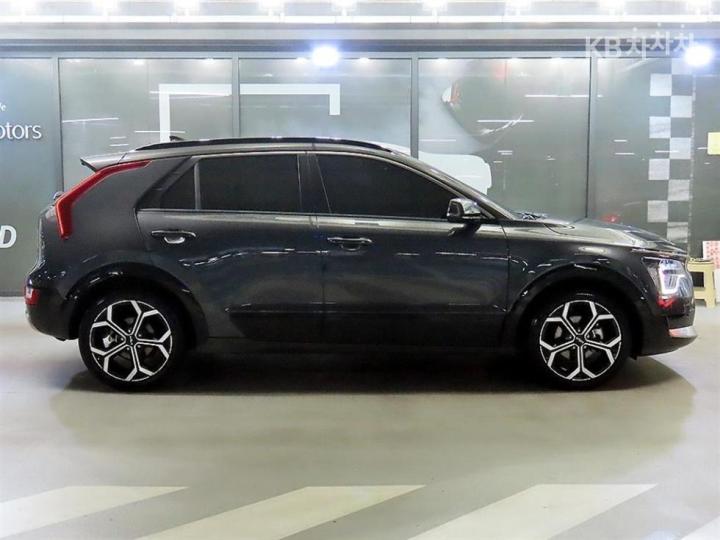 Kia Niro The 1.6 HEV Signature 4