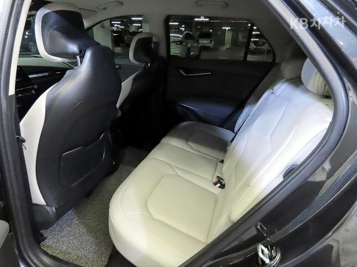 Kia Niro The 1.6 HEV Signature 8