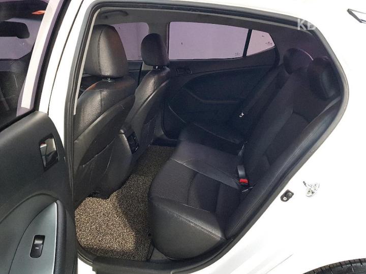 Kia K5 LPI Luxury Economy Type 9