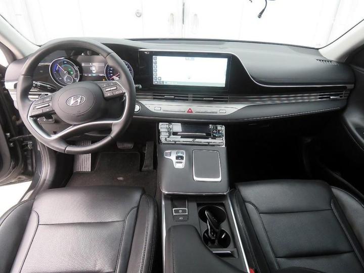 Hyundai Grandeur Hybrid 2.4 Premium 8