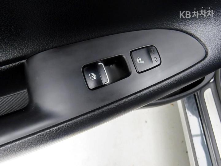 Hyundai Grandeur Hybrid 2.4 Premium 9