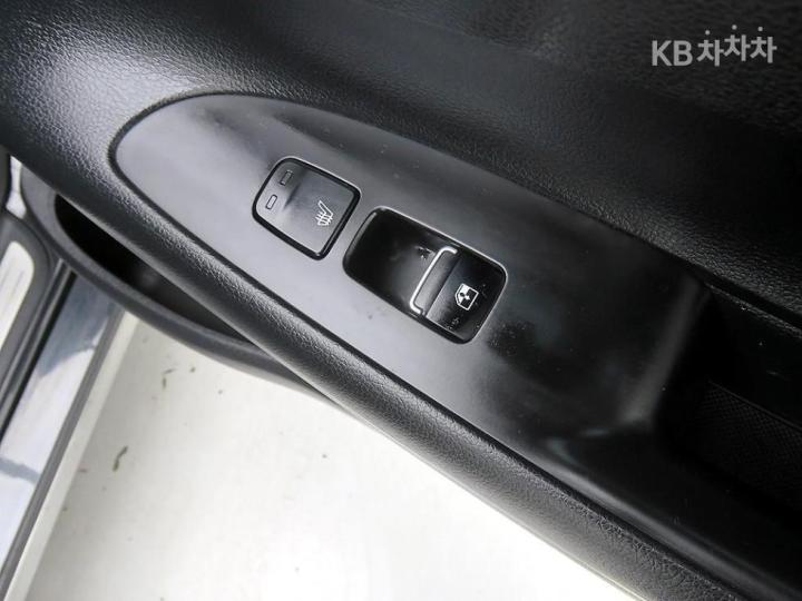 Hyundai Grandeur Hybrid 2.4 Premium 10