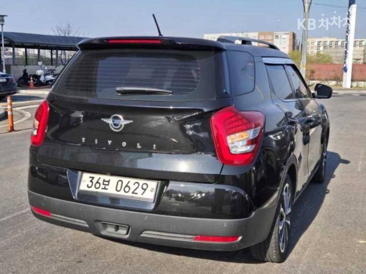 KG Mobility (Ssangyong) Tivoli Air 2WD RX 4