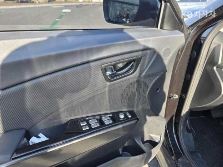 KG Mobility (Ssangyong) Tivoli Air 2WD RX 7