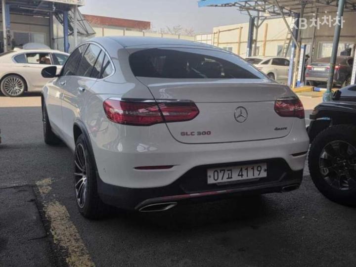 Mercedes-Benz GLC-Class X253 300 4Matic Coupe Base Type 3