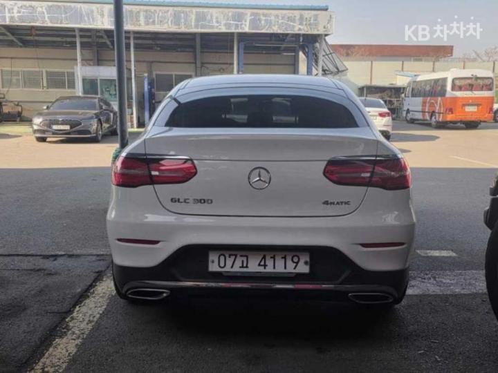 Mercedes-Benz GLC-Class X253 300 4Matic Coupe Base Type 5