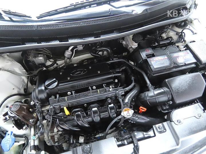 Hyundai Accent New 1.4 VVT Modern 8