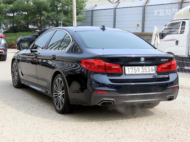 BMW 5 Series G30 530i M Sport Plus 4