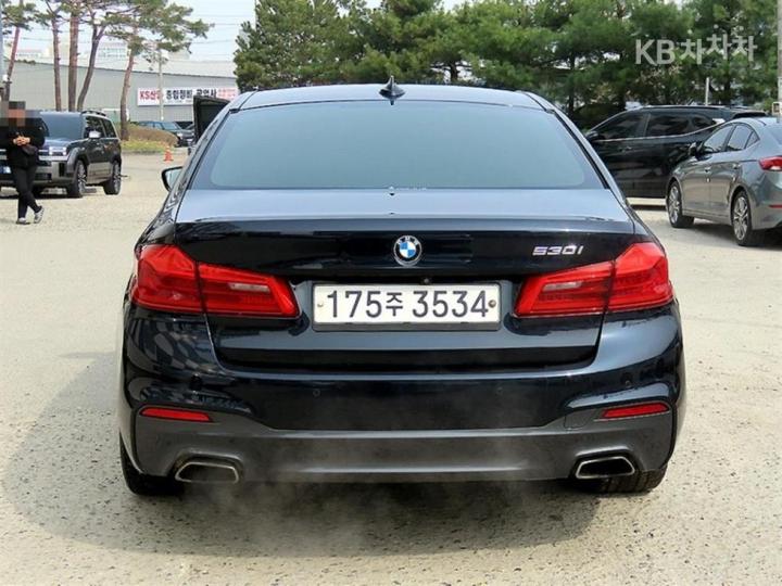BMW 5 Series G30 530i M Sport Plus 5