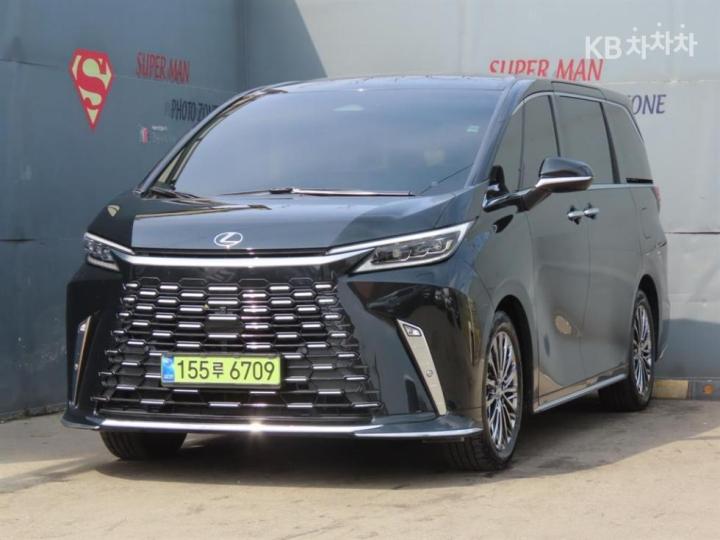 Lexus LM 500h Executive