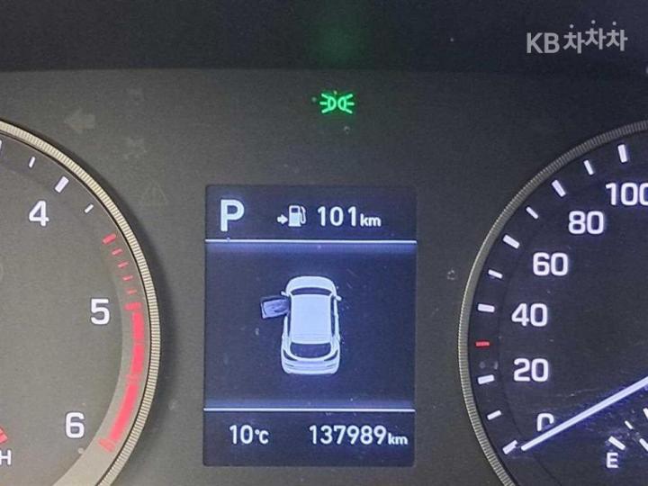 Hyundai Tucson Diesel e-VGT R 2.0 2WD Modern 9