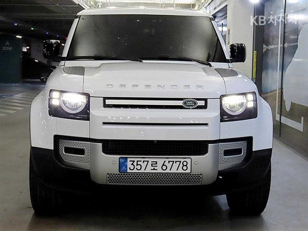 2021 Land Rover (L663) photo