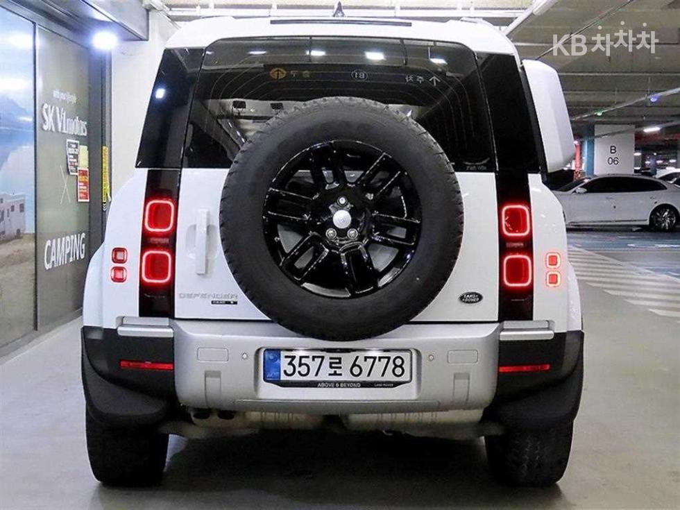 2021 Land Rover (L663) photo