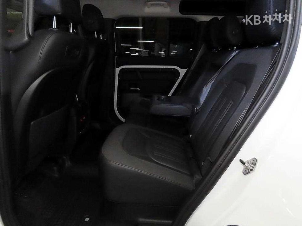 2021 Land Rover (L663) photo