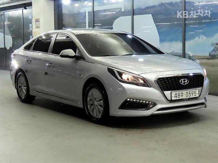 Hyundai Sonata LF Hybrid 2.0 HEV Modern 2