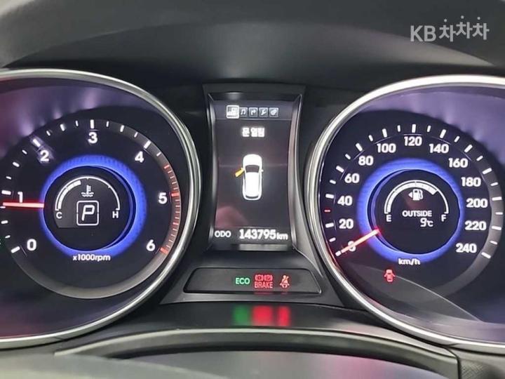 Hyundai Santa Fe DM R2.0 4WD EXCLUSIVE Base Type 7