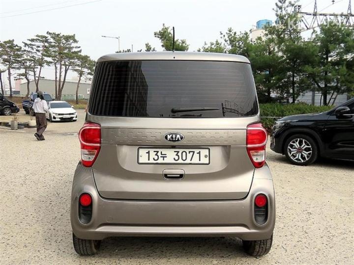 Kia Ray 1.0 Gasoline Luxury 5