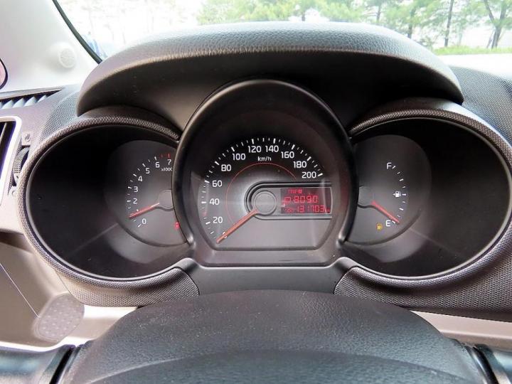 Kia Ray 1.0 Gasoline Luxury 10