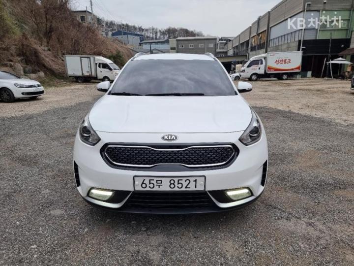 Kia Niro 1.6 Prestige 2