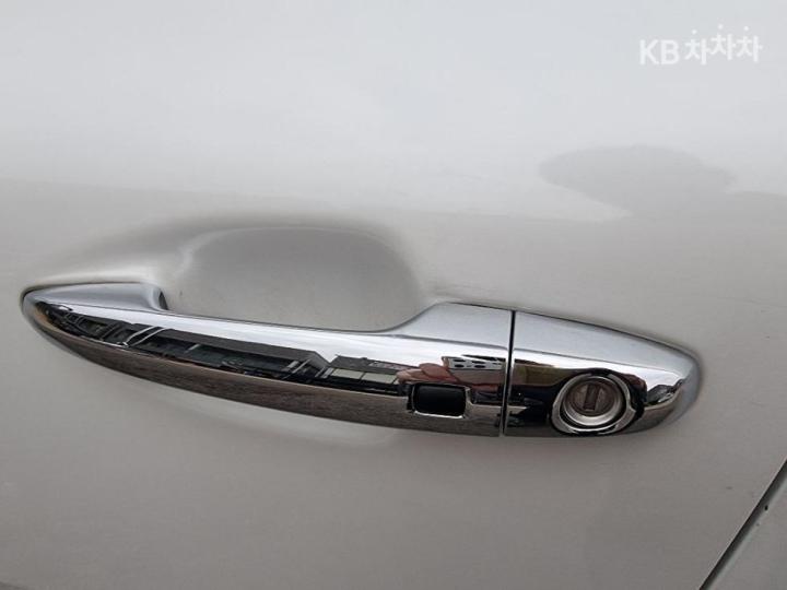 Kia Niro 1.6 Prestige 8