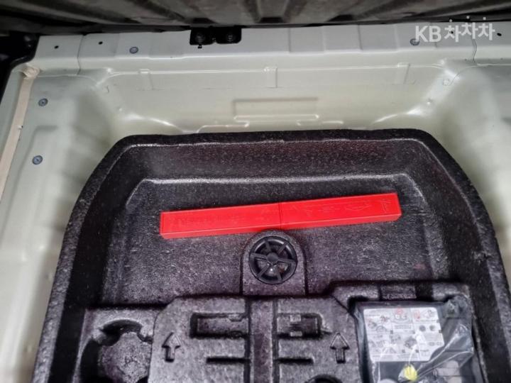 Kia Niro 1.6 Prestige 7