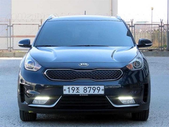Kia Niro 1.6 Prestige 2
