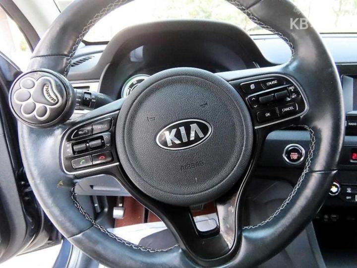 Kia Niro 1.6 Prestige 9