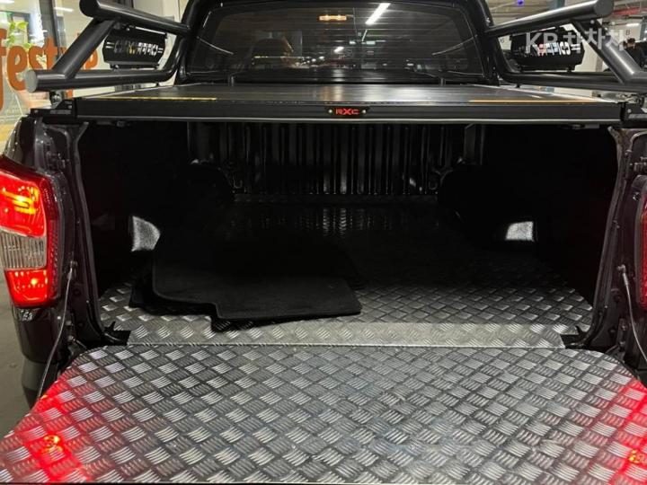 KG Mobility (Ssangyong) Rexton Sport Khan 2.2 Diesel Dynamic 5 Link 4WD Prestige Special 7