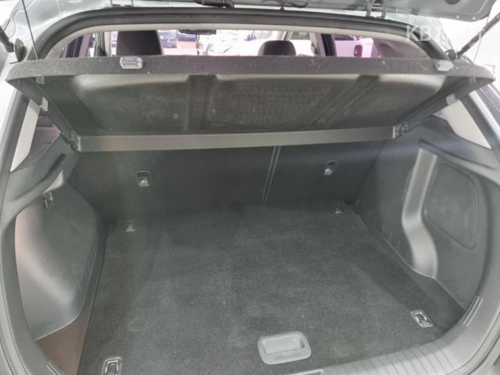 Hyundai Kona 1.6 Turbo Modern Pop 10