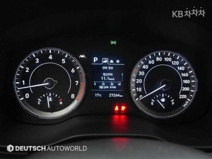 Hyundai Venue Gasoline 1.6 Smart 9