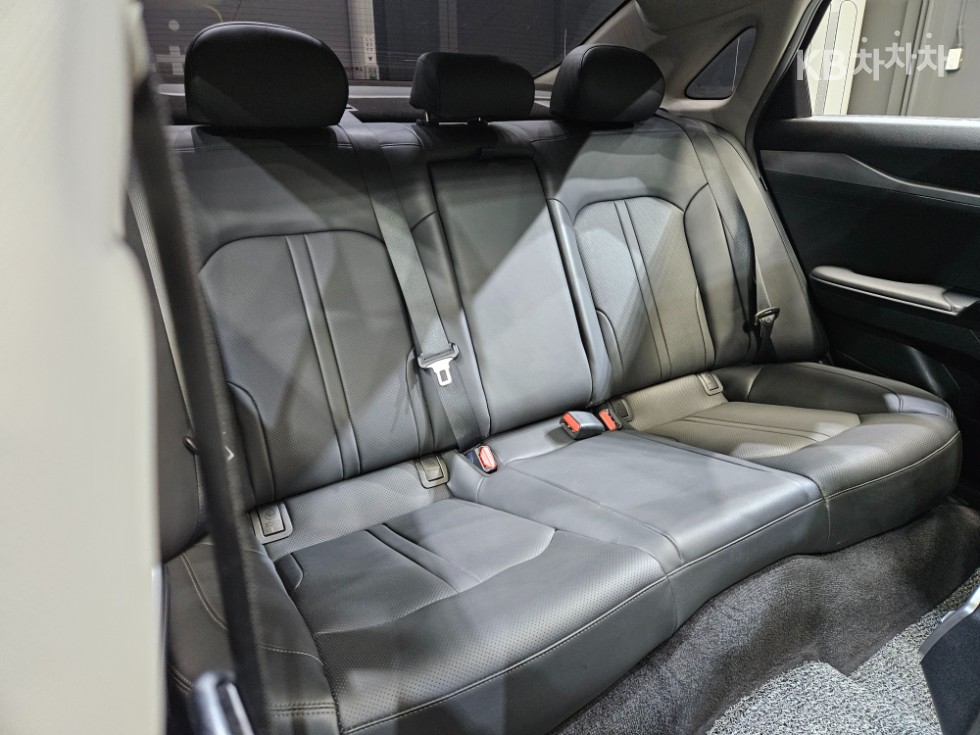2020 - kia k5