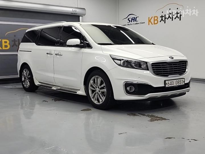 Kia Carnival 2.2 Diesel Prestige 5