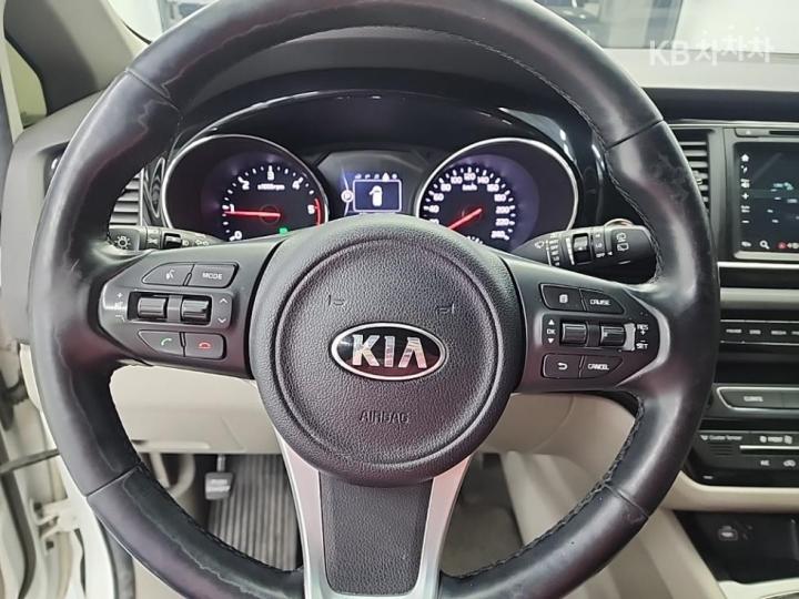 Kia Carnival 2.2 Diesel Prestige 10