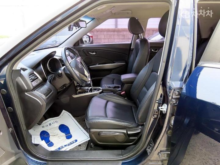 KG Mobility (Ssangyong) Tivoli Gasoline VX 6