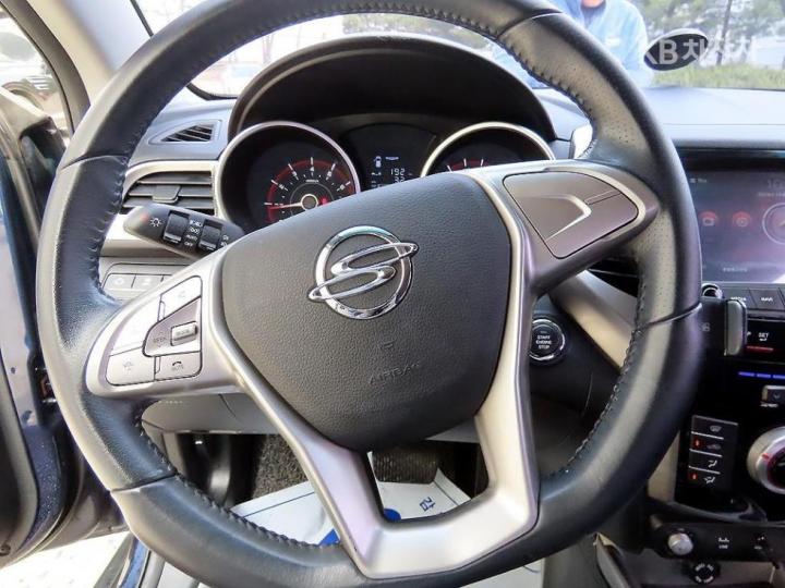 KG Mobility (Ssangyong) Tivoli Gasoline VX 9