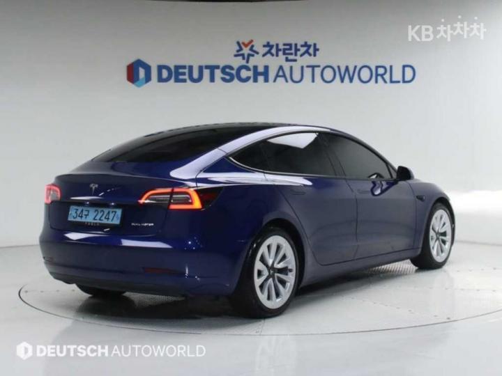 Tesla Model 3 Long Range 3