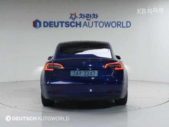 Tesla Model 3 Long Range 5