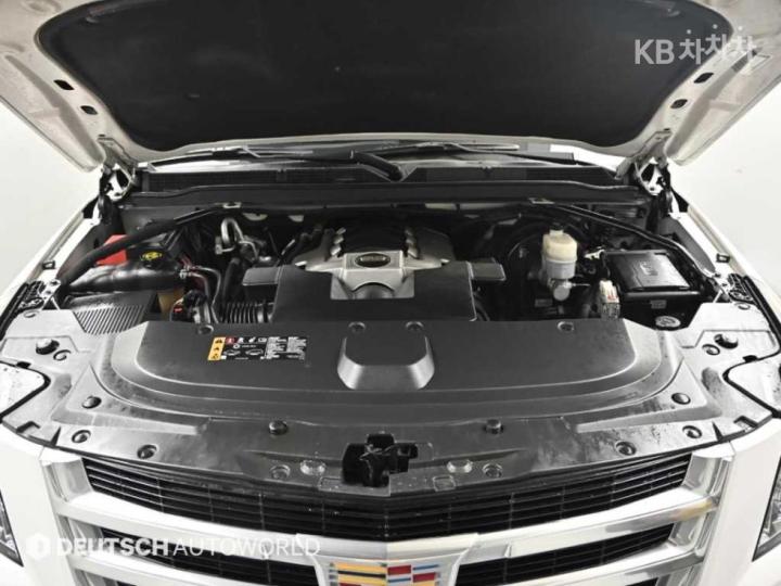 Cadillac Escalade 6.2 V8 7