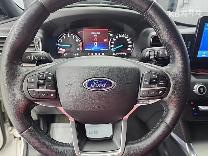 Ford Explorer Gasoline Turbo 2.3 AWD Limited 10