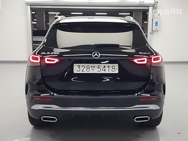 Mercedes-Benz GLA-Class X156 GLA250 4 Matic 4