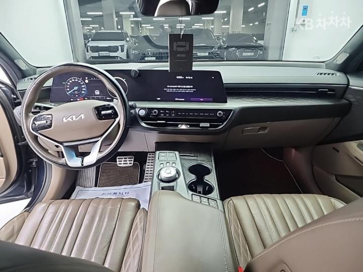 Kia K8 Hybrid 1.6 Turbo Signature 8