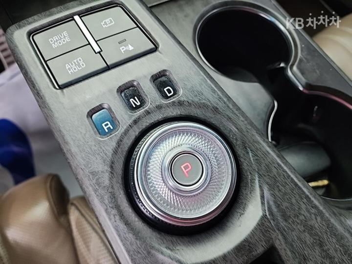 Kia K8 Hybrid 1.6 Turbo Signature 9