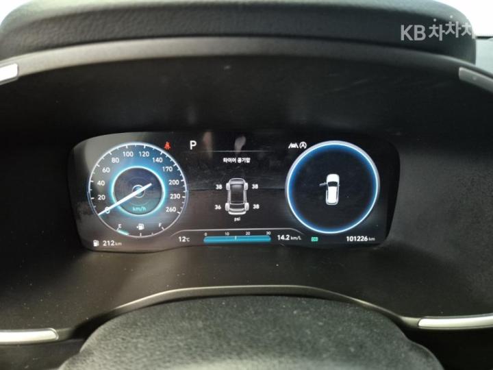 Hyundai Santa Fe TM Diesel 2.2 2WD Calligraphy 7