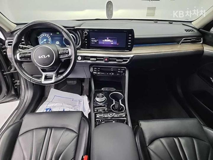 Kia K5 Hybrid 2.0 HEV Signature 8