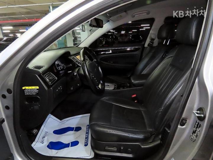 Hyundai Genesis BH330 LUXURY Base Type 7