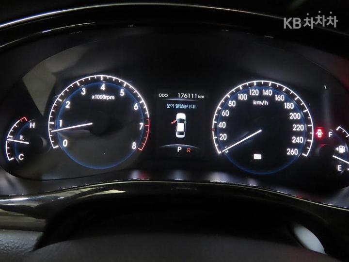 Hyundai Genesis BH330 LUXURY Base Type 10