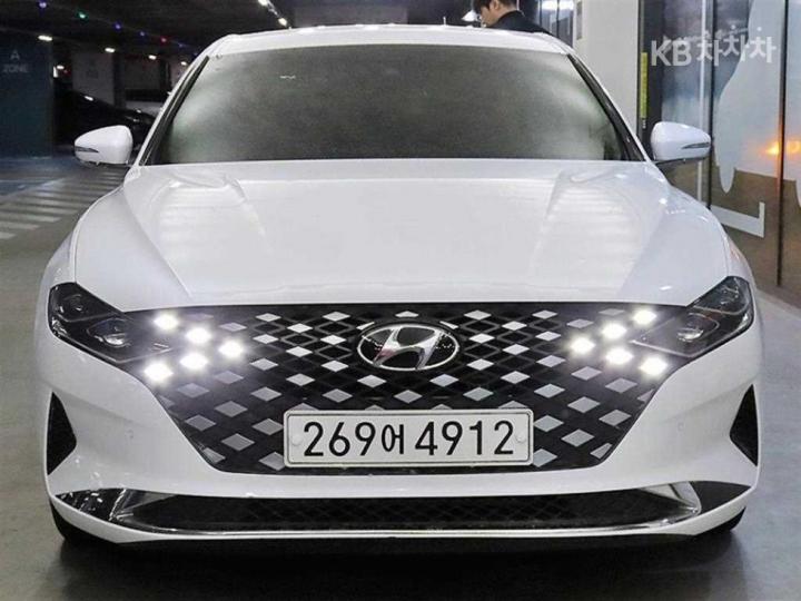 Hyundai Grandeur LPi 3.0 Modern 3