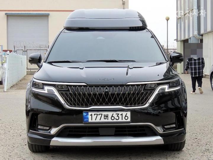 Kia Carnival High Limousine G3.5 GDI Signature